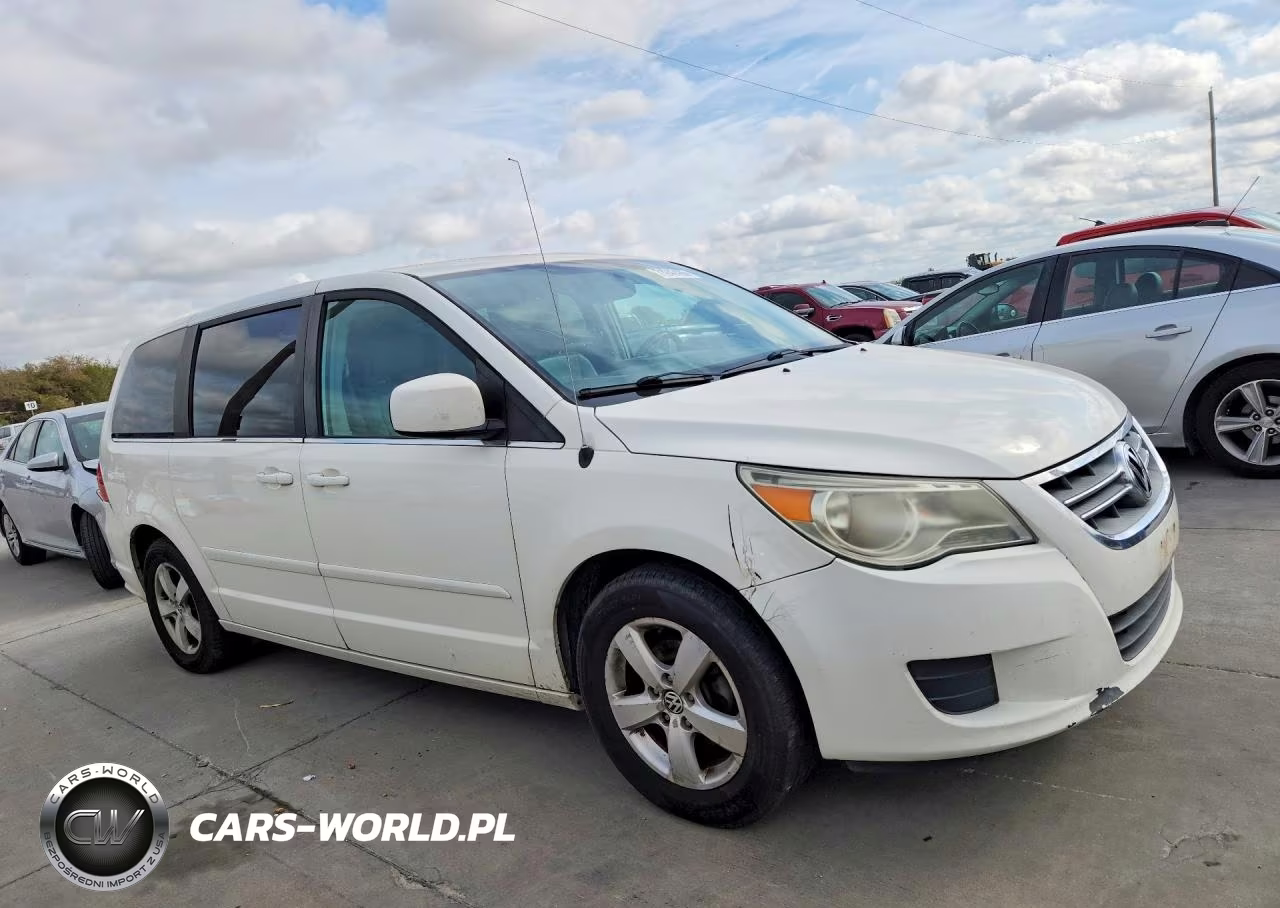 2010 Volkswagen Routan Se VIN:2V4RW3D13AR184535 - 4