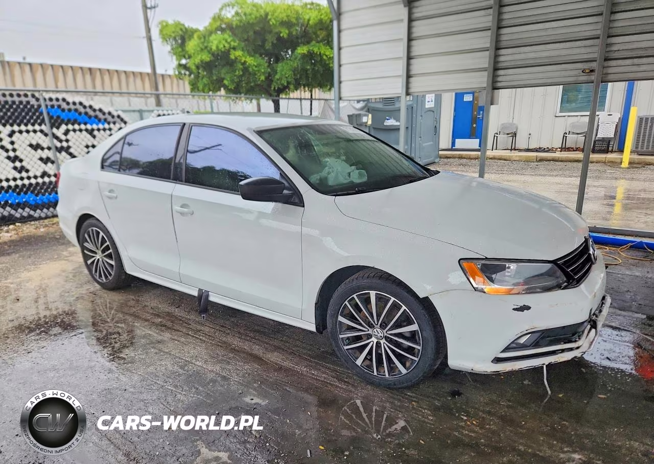 2016 Volkswagen Jetta Sport VIN:3VWD17AJ8GM306088 - 4