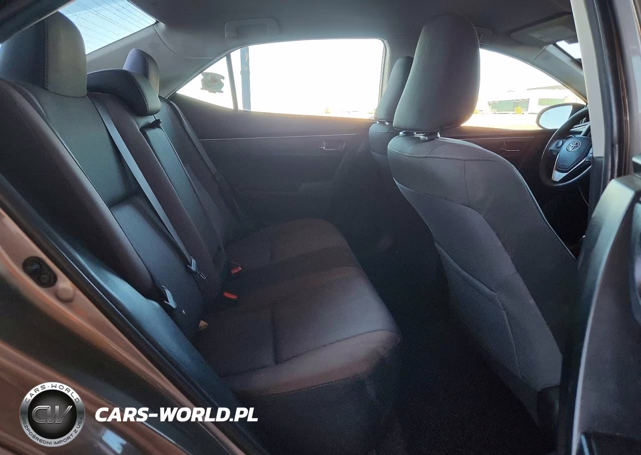 2018 Toyota Corolla Le VIN:5YFBURHE6JP826408 - 10