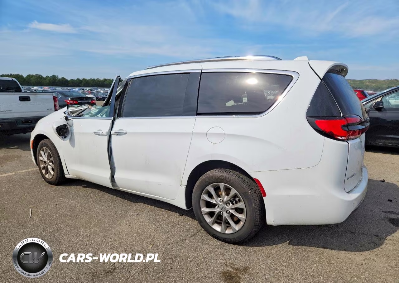 2021 Chrysler Pacifica Touring L VIN:2C4RC3BG3MR606365 - 2