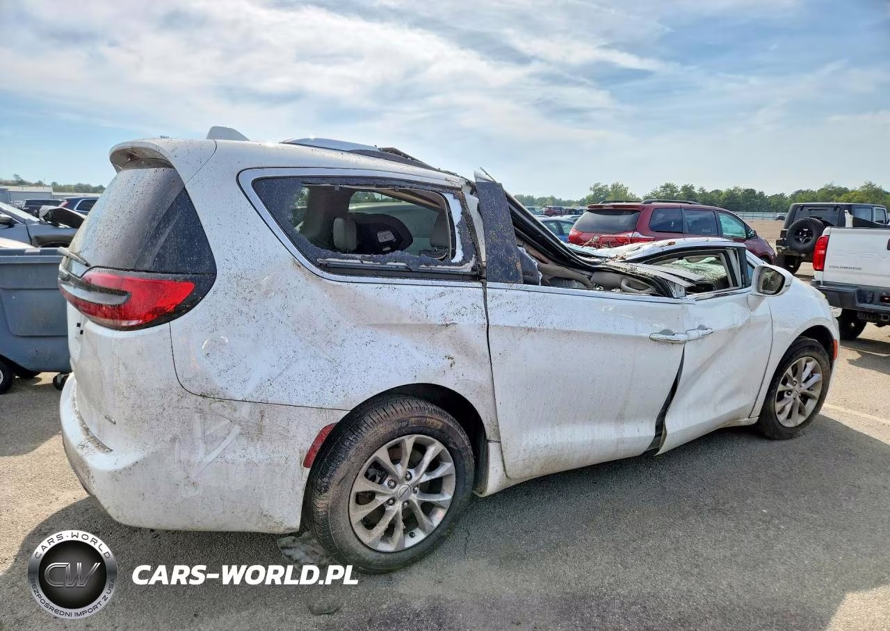 2021 Chrysler Pacifica Touring L VIN:2C4RC3BG3MR606365 - 3