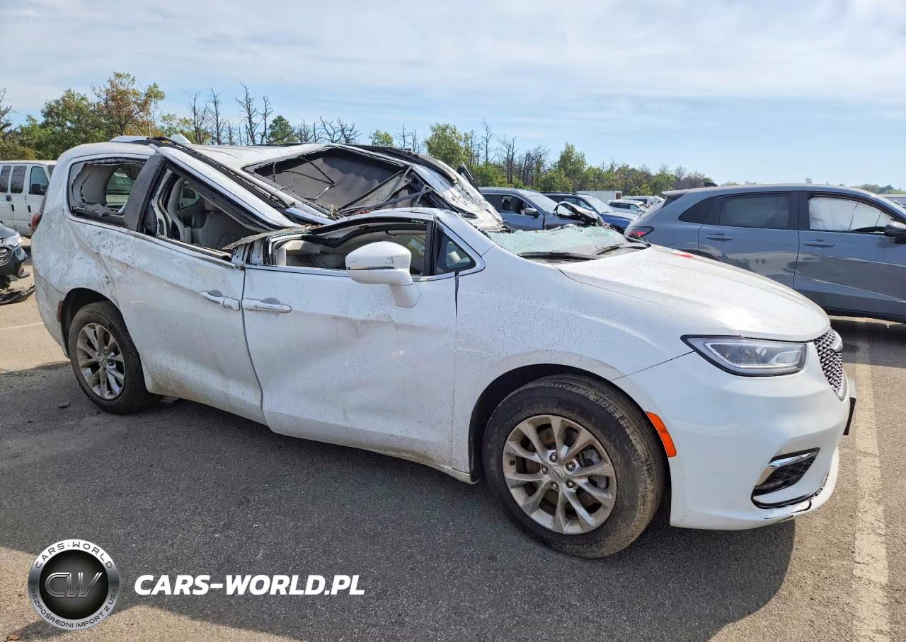 2021 Chrysler Pacifica Touring L VIN:2C4RC3BG3MR606365 - 4