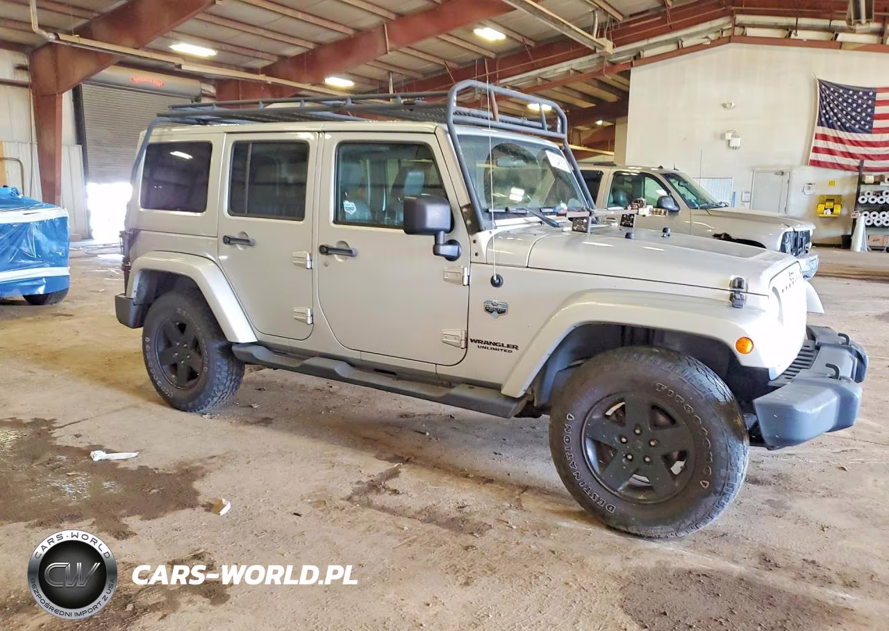 2012 Jeep Wrangler Unlimited Sahara VIN:1C4BJWEG5CL146900 - 4