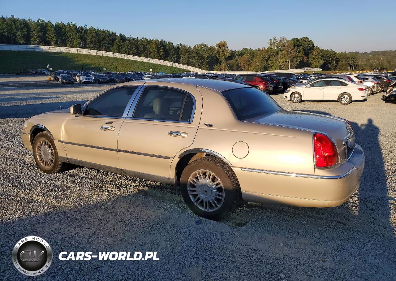 2008 Lincoln Town Car Signature Limited VIN:2LNHM82W98X658738 - 2