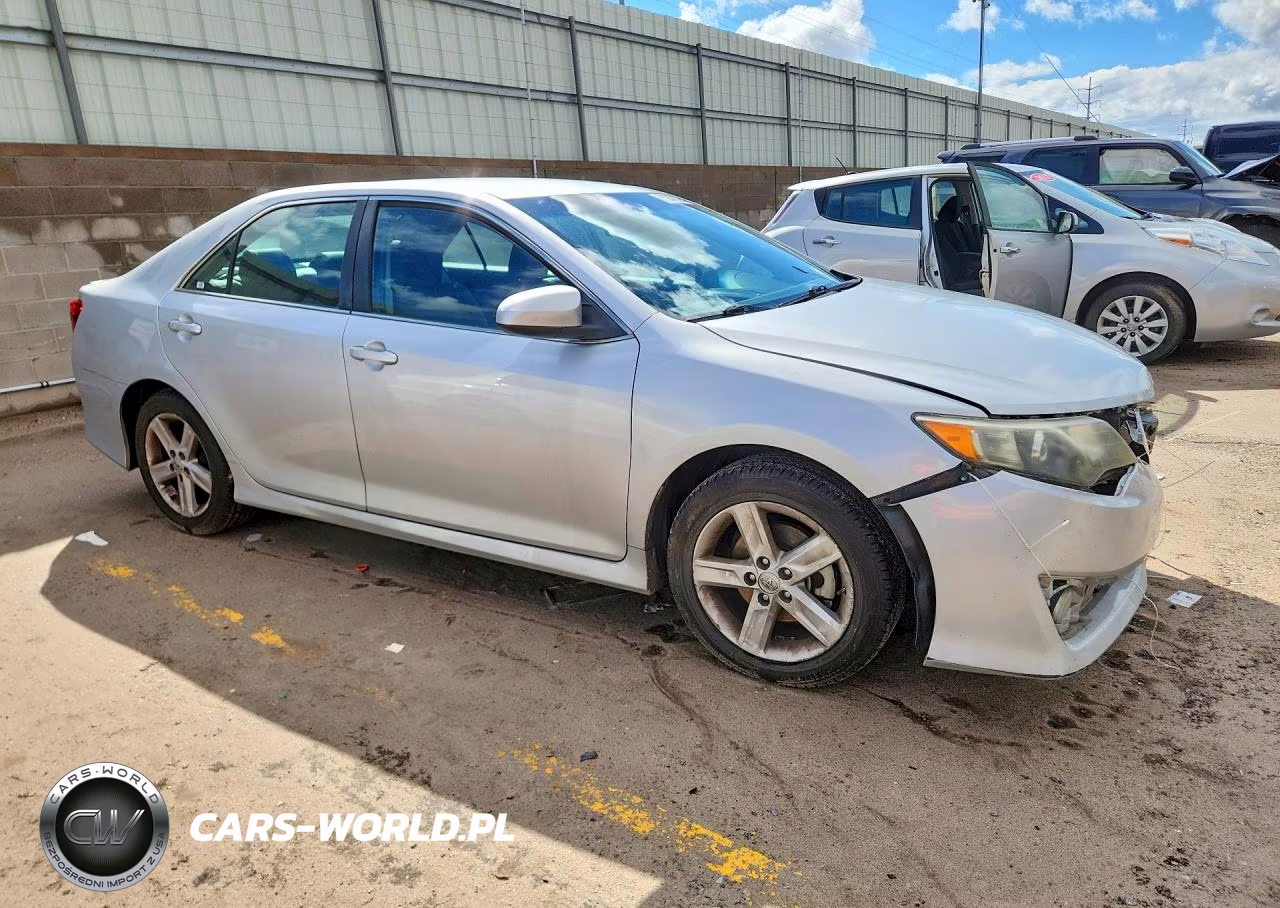 2014 Toyota Camry Se VIN:4T1BF1FKXEU412993 - 4