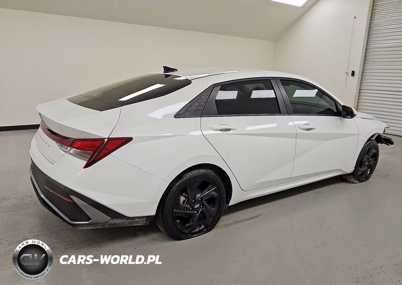 2026 Hyundai Elantra Se VIN:KMHLL4DG1TU100961 - 3