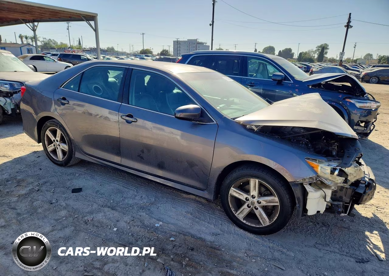 2014 Toyota Camry Se VIN:4T1BF1FK0EU737586 - 4