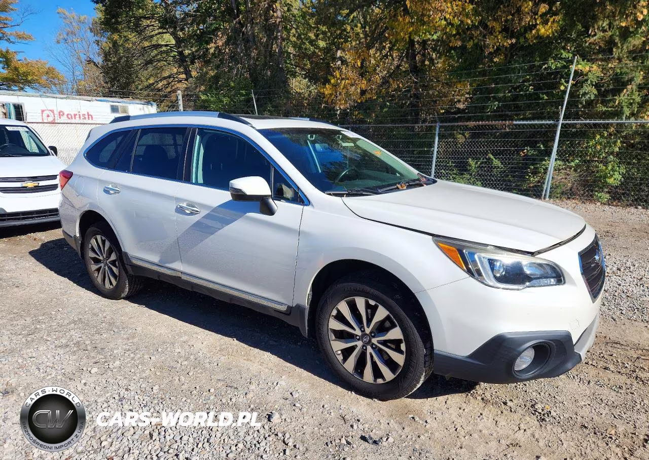 2017 Subaru Outback Touring VIN:4S4BSATC7H3374593 - 4