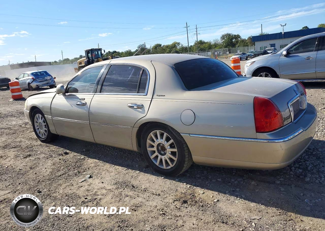 2007 Lincoln Town Car Signature VIN:1LNHM81V07Y606888 - 2