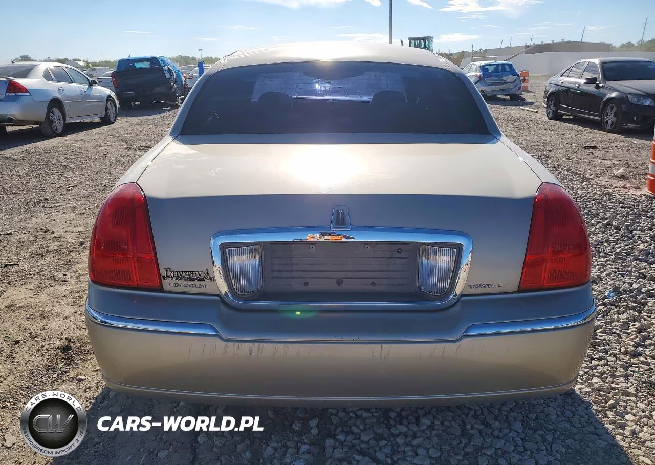 2007 Lincoln Town Car Signature VIN:1LNHM81V07Y606888 - 6