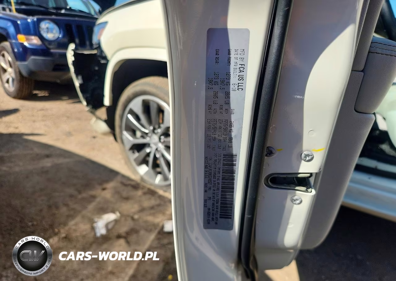 2019 Jeep Cherokee Overland VIN:1C4PJMJX8KD249527 - 12