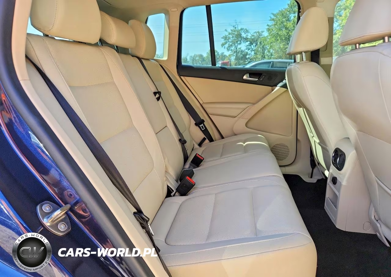 2016 Volkswagen Tiguan S VIN:WVGAV7AX3GW601660 - 11