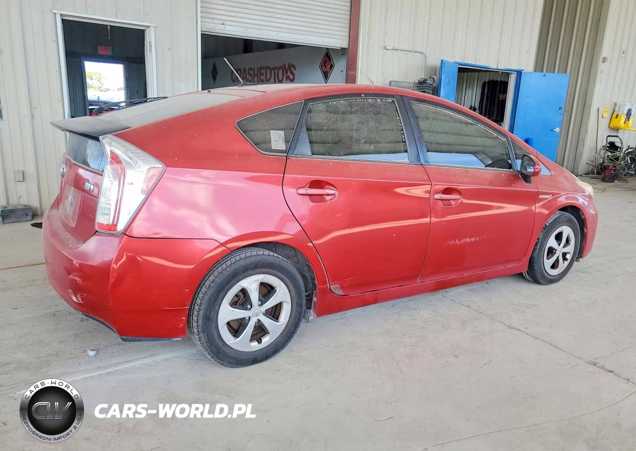 2013 Toyota Prius One VIN:JTDKN3DU6D5632602 - 3