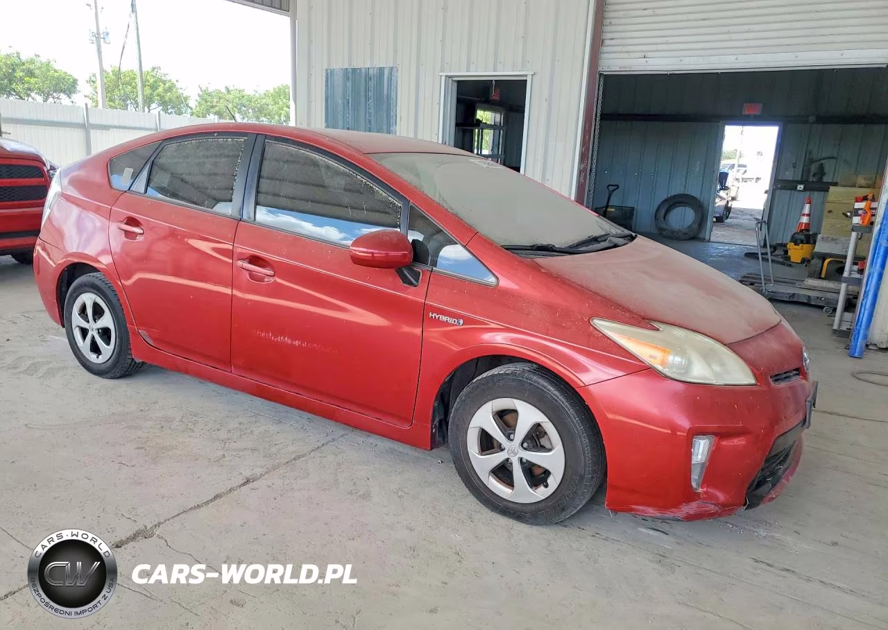 2013 Toyota Prius One VIN:JTDKN3DU6D5632602 - 4