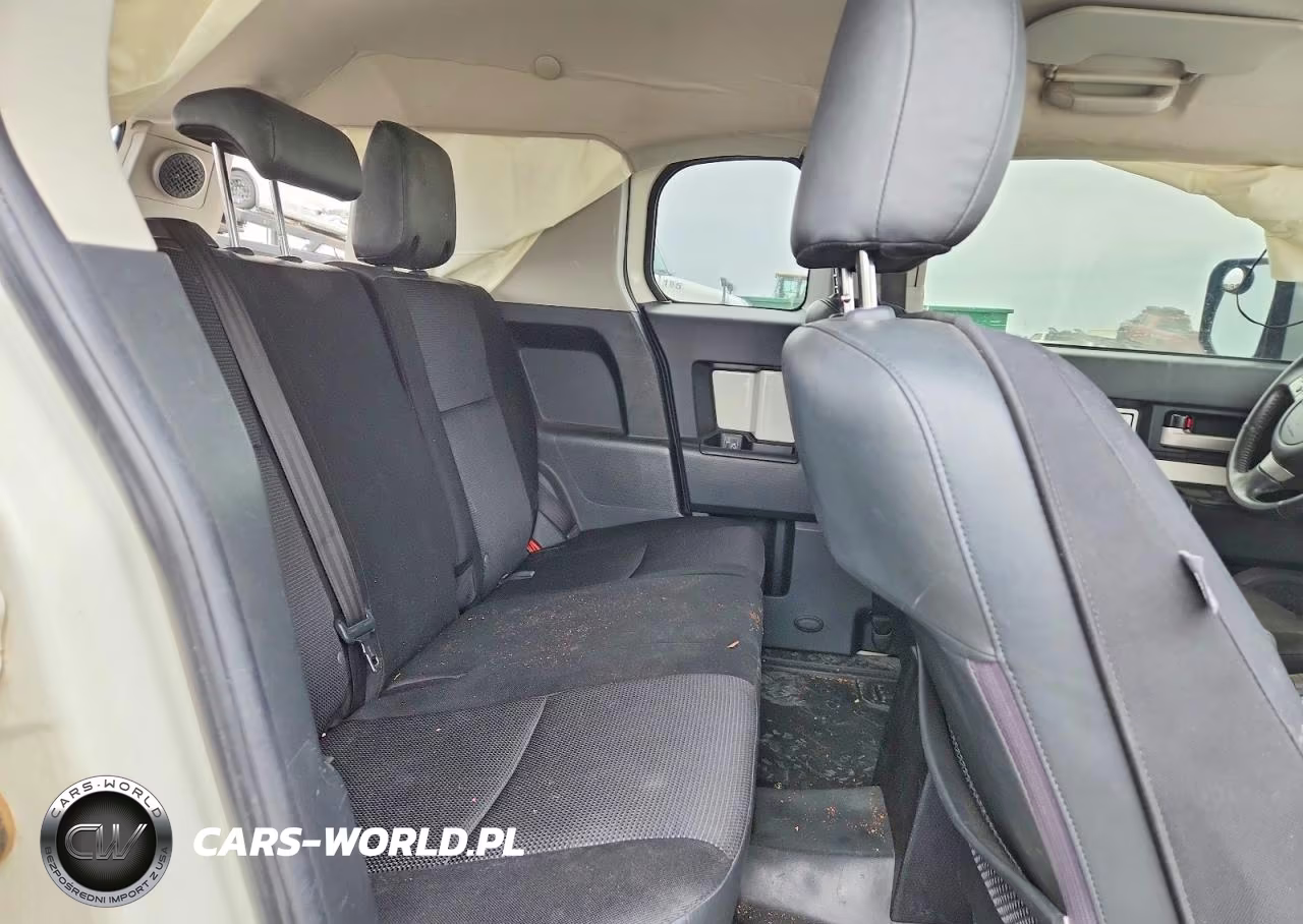 2011 Toyota Fj Cruiser Base VIN:JTEBU4BFXBK107811 - 11