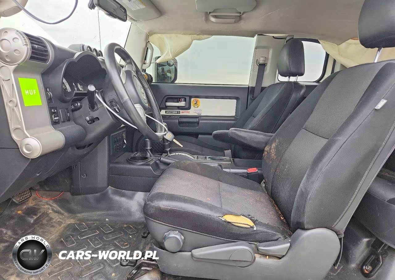 2011 Toyota Fj Cruiser Base VIN:JTEBU4BFXBK107811 - 7