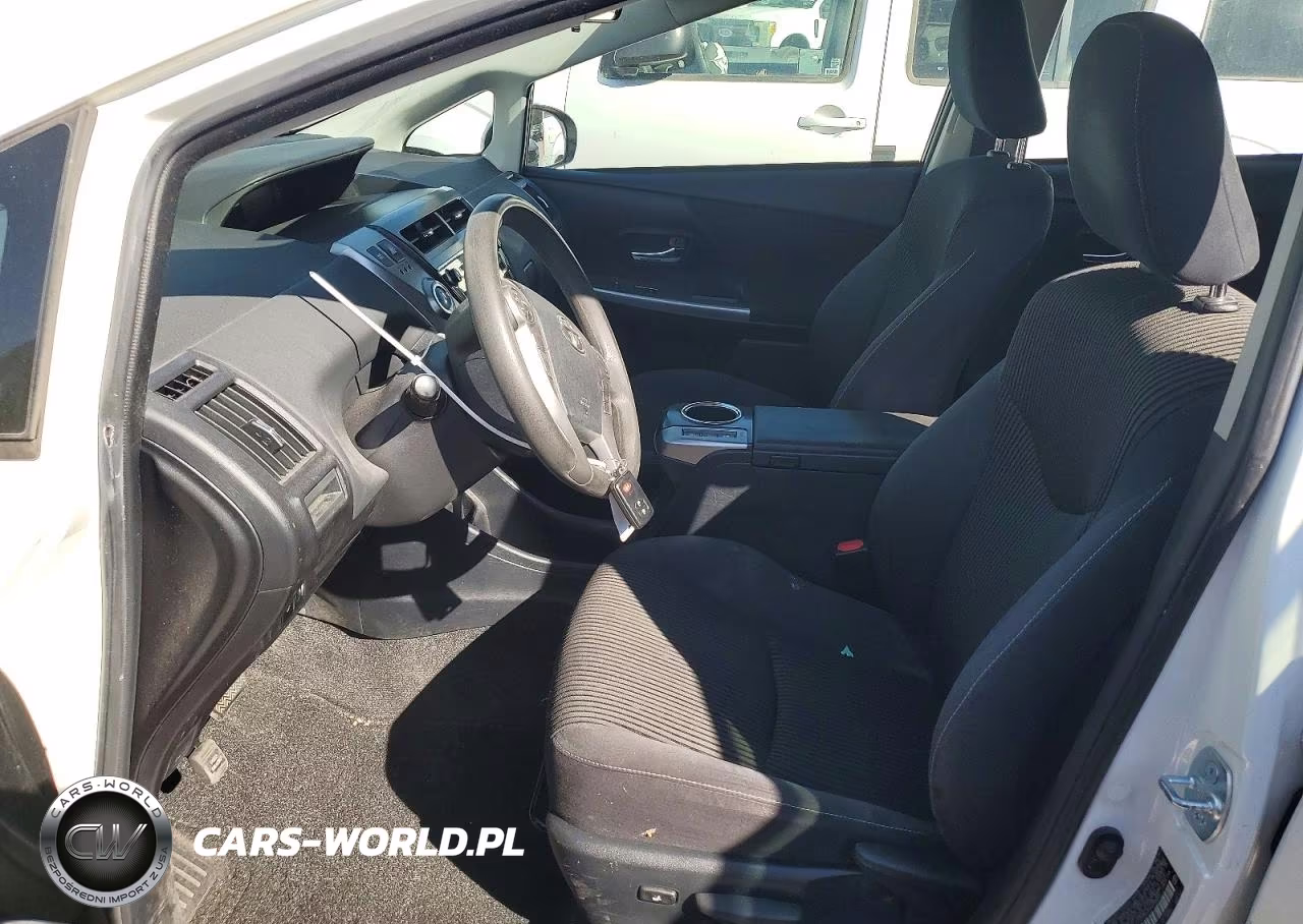2016 Toyota Prius V Two VIN:JTDZN3EU5GJ055005 - 7