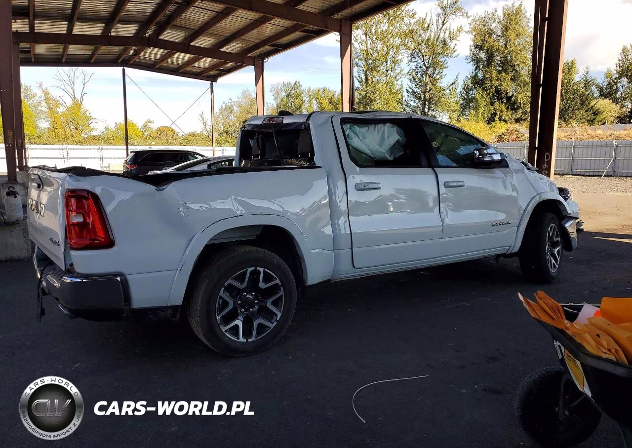 2026 Ram 1500 Laramie VIN:3C6SRFJPXT4177290 - 3