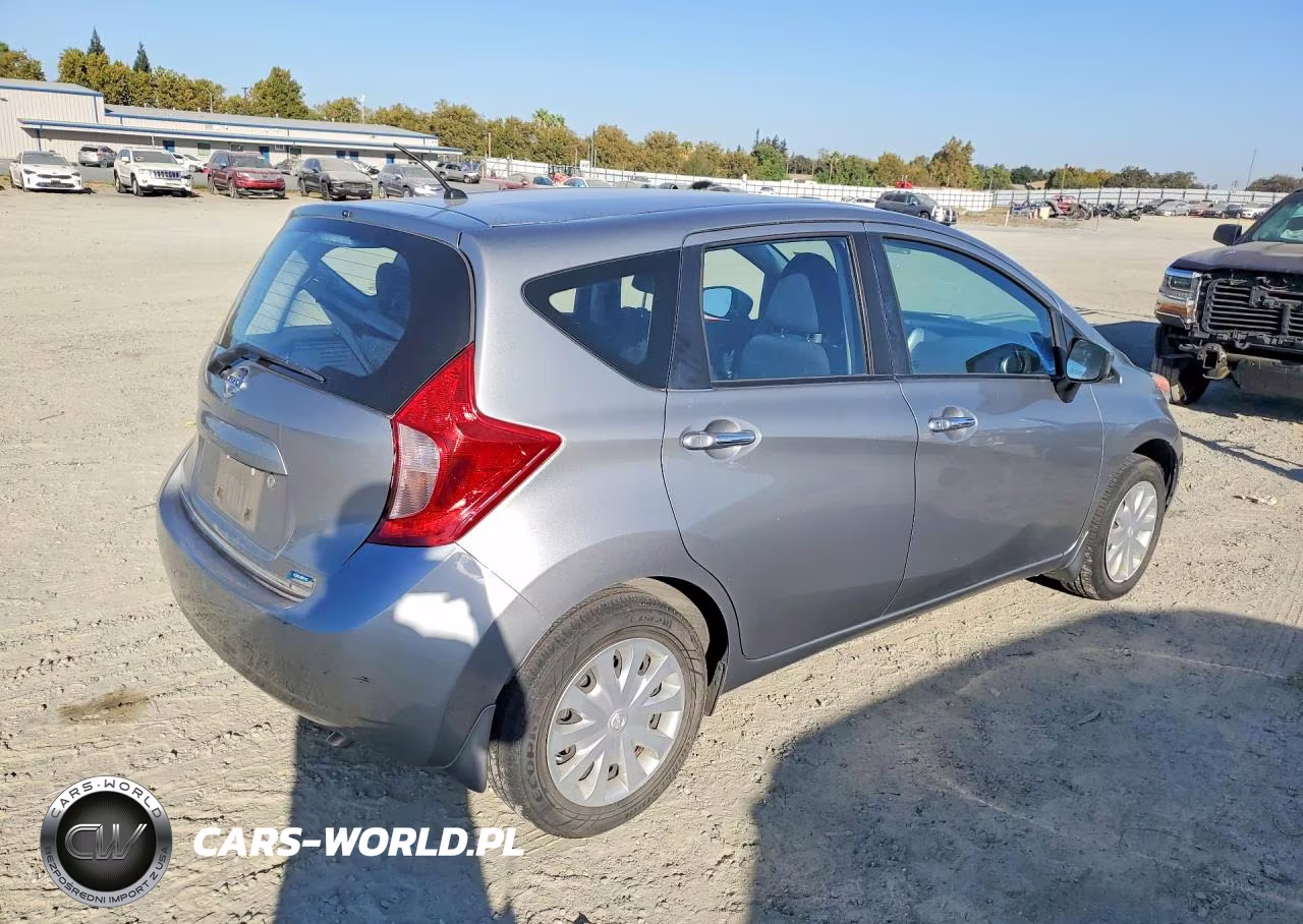 2015 Nissan Versa Note S Plus VIN:3N1CE2CP5FL436957 - 3