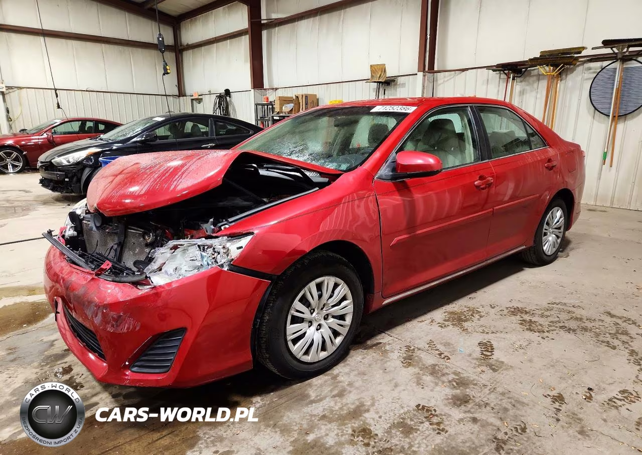 2014 Toyota Camry Le – zdjęcie 1 z 12