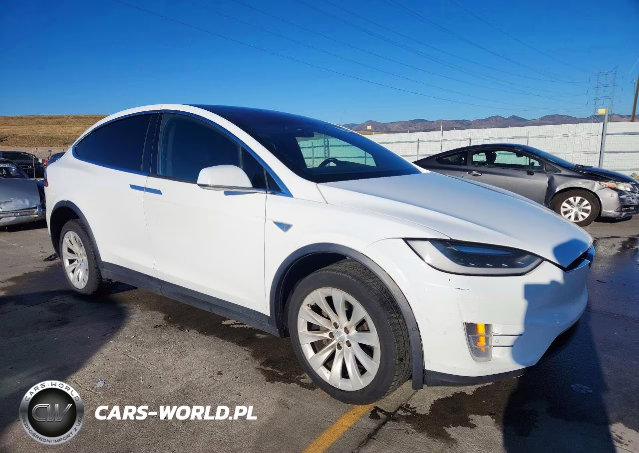 2016 Tesla Model X VIN:5YJXCBE29GF021906 - 4