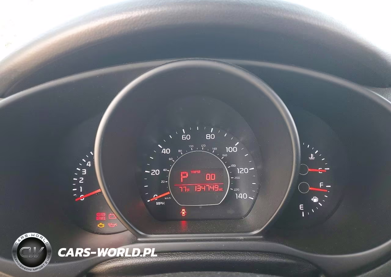 2015 Kia Soul + VIN:KNDJP3A53F7188234 - 9