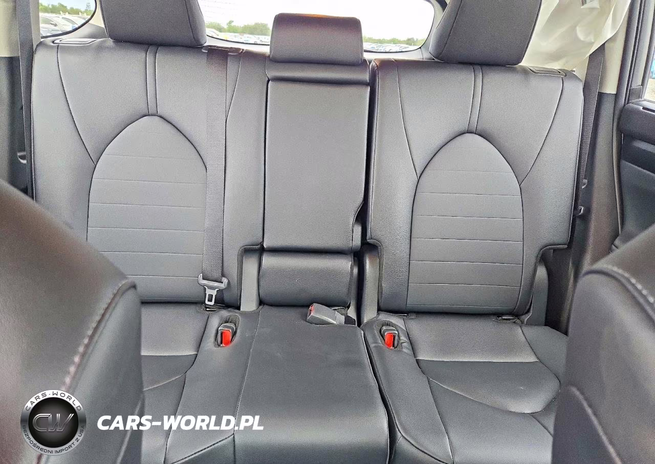 2026 Toyota Highlander Xle VIN:5TDKDRBHXTS604211 - 10