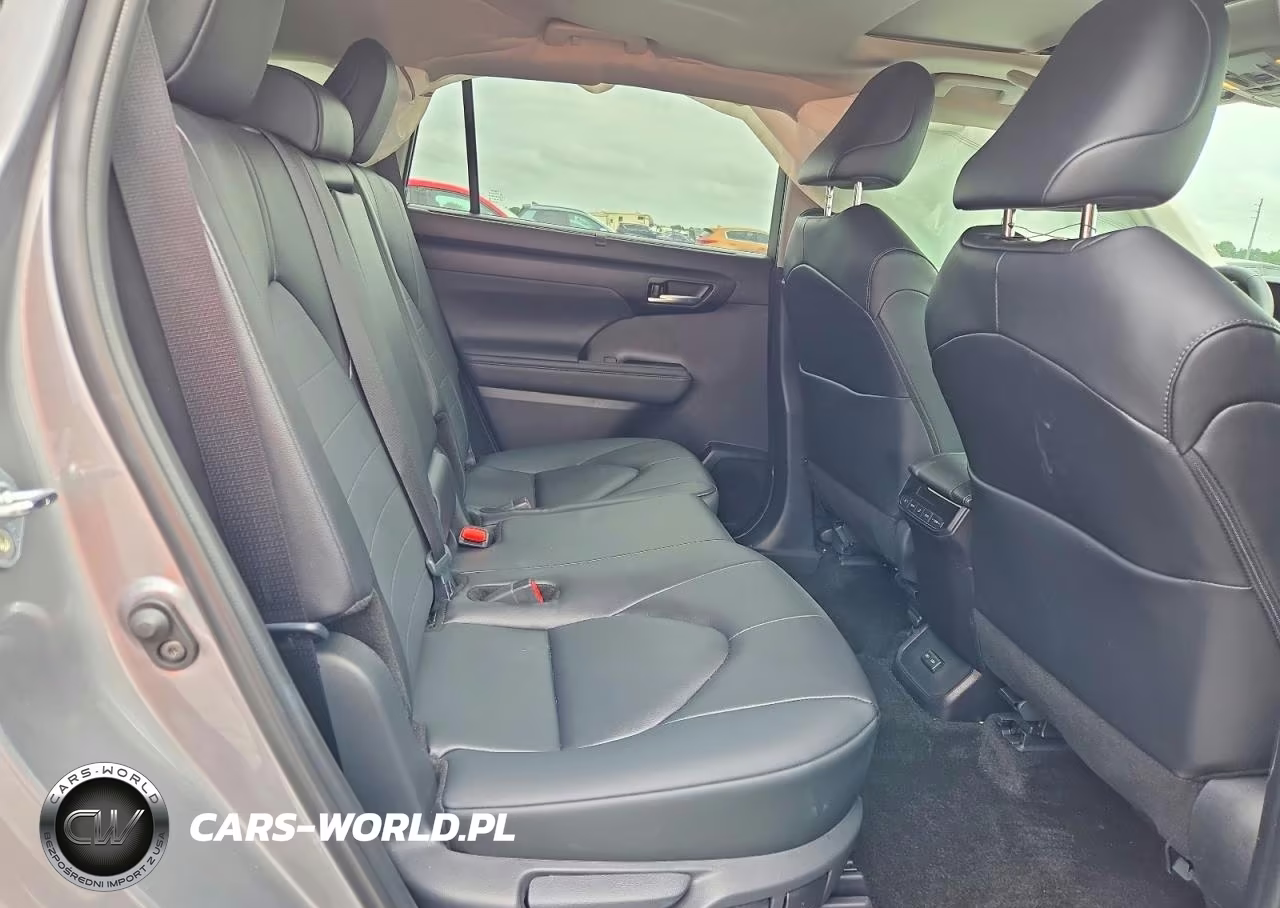 2026 Toyota Highlander Xle VIN:5TDKDRBHXTS604211 - 11