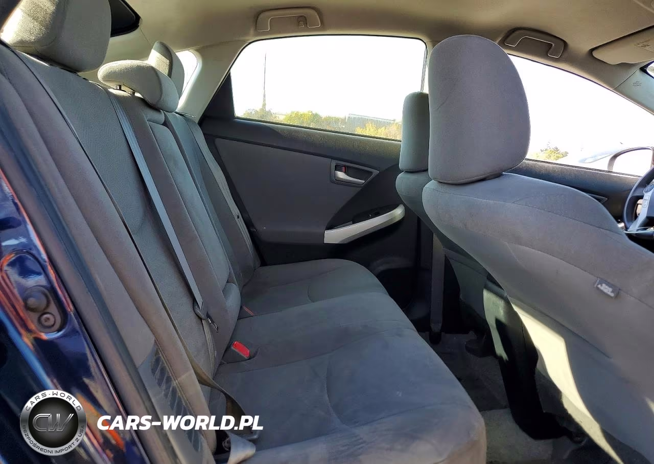 2015 Toyota Prius Two VIN:JTDKN3DU9F0473901 - 10