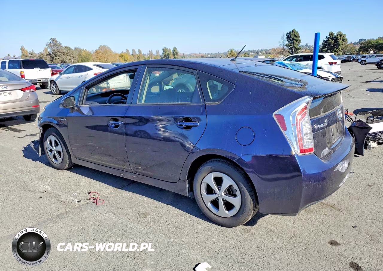 2015 Toyota Prius Two VIN:JTDKN3DU9F0473901 - 2