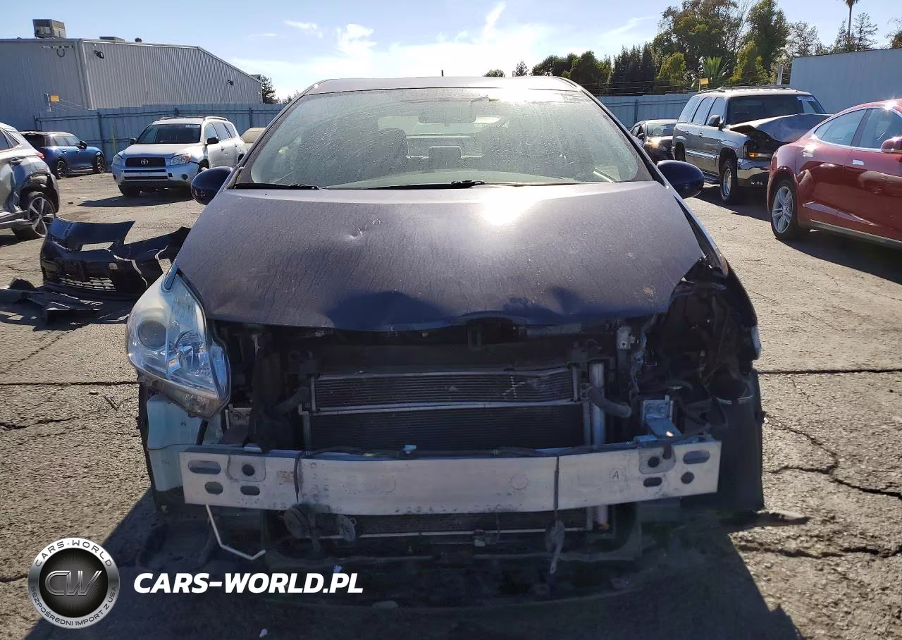 2015 Toyota Prius Two VIN:JTDKN3DU9F0473901 - 5
