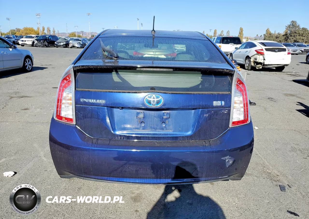 2015 Toyota Prius Two VIN:JTDKN3DU9F0473901 - 6