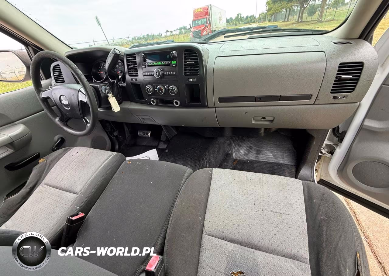 2008 Chevrolet Silverado C1500 VIN:1GCEC14C88E135166 - 9