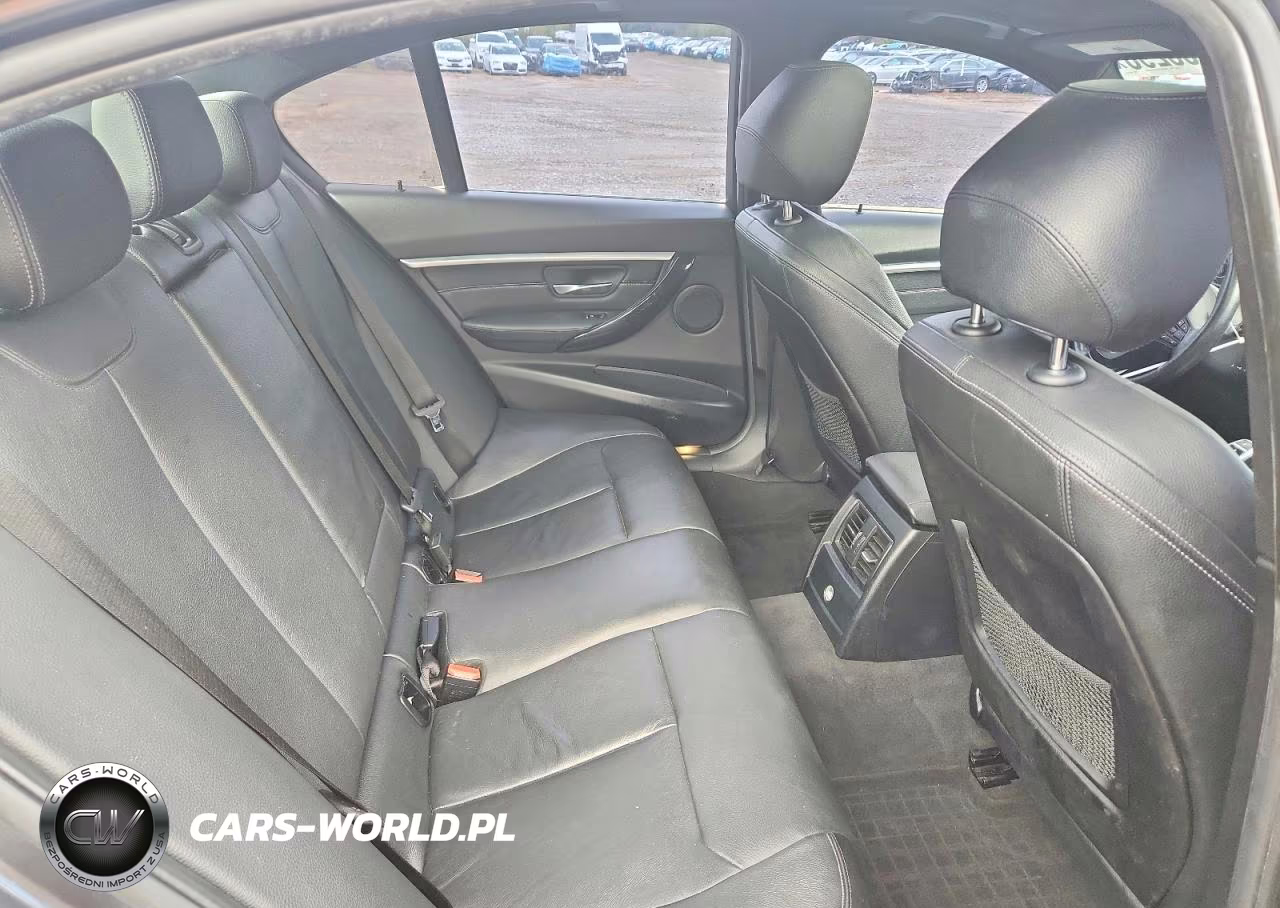 2018 BMW 330 Xi VIN:WBA8D9C5XJEM33085 - 10