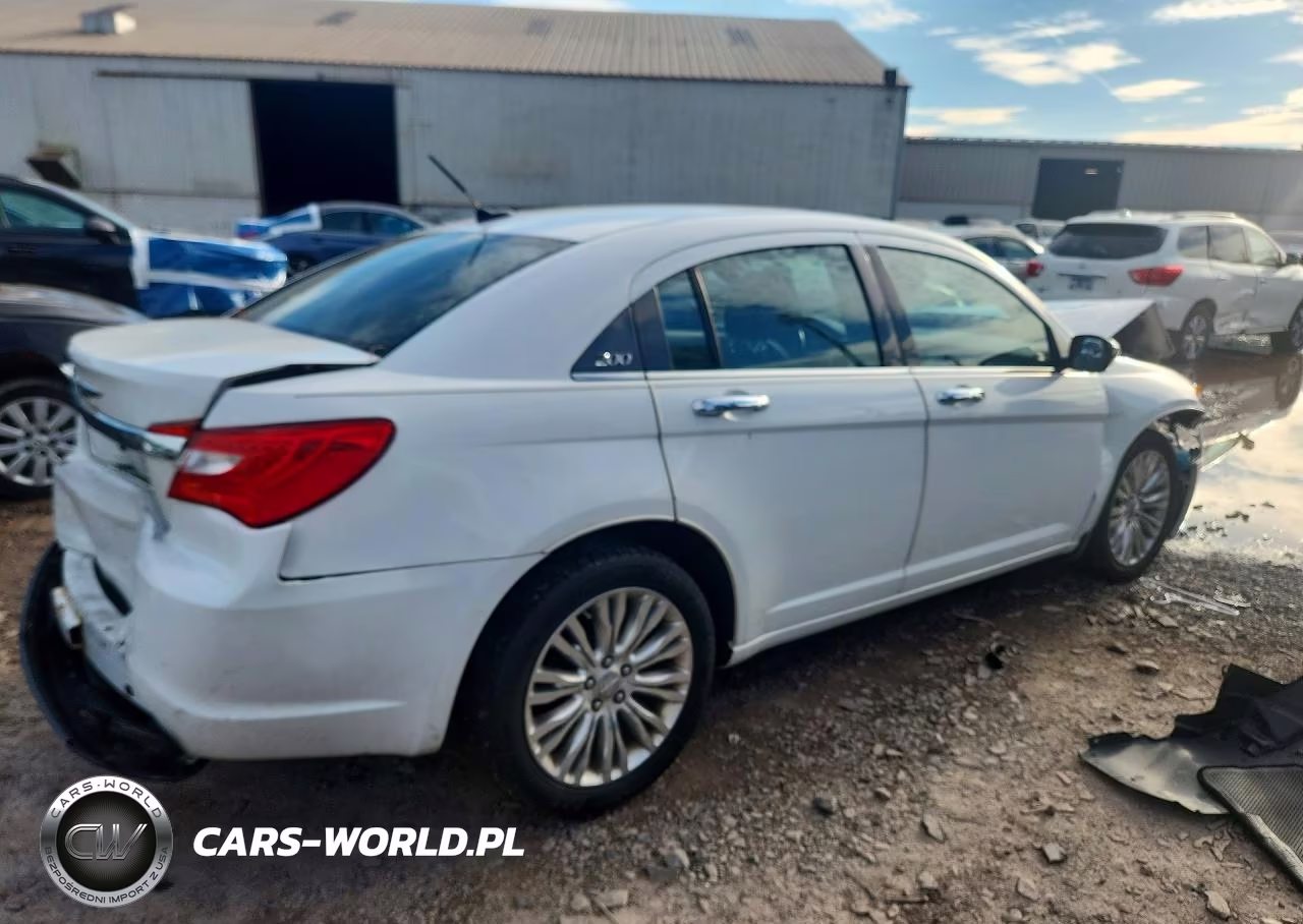 2013 Chrysler 200 Limited VIN:1C3CCBCG8DN702136 - 3