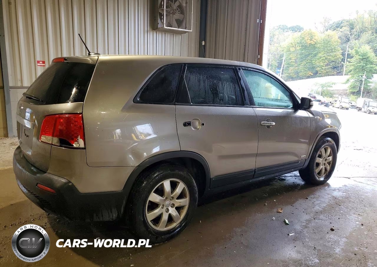 2013 Kia Sorento Lx VIN:5XYKTCA60DG394152 - 3