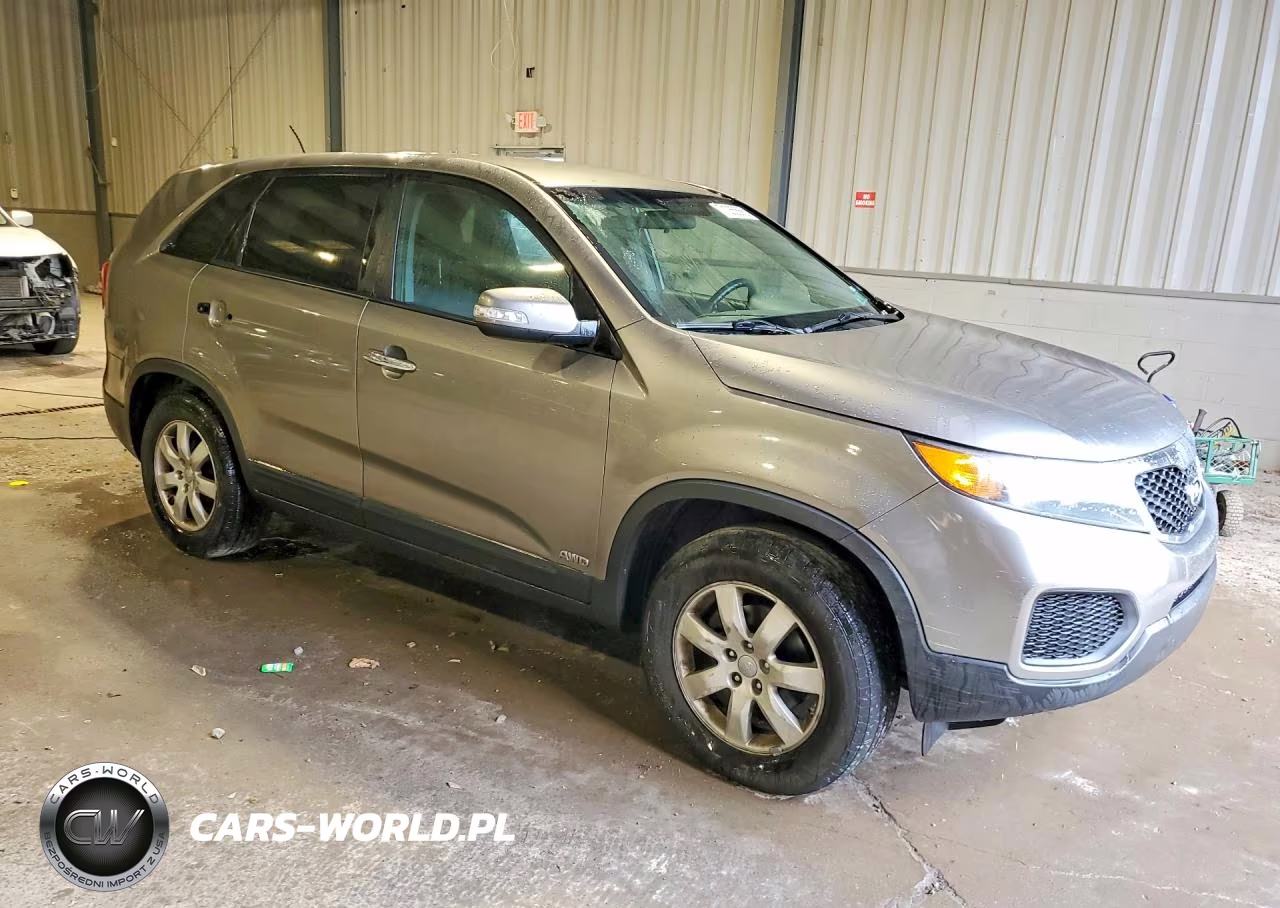 2013 Kia Sorento Lx VIN:5XYKTCA60DG394152 - 4