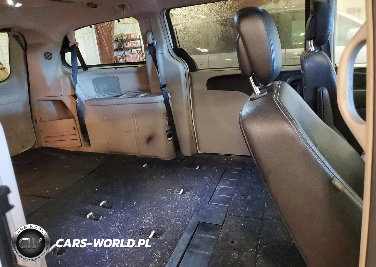 2014 Chrysler Town & Country Touring L VIN:2C4RC1CG0ER351162 - 11