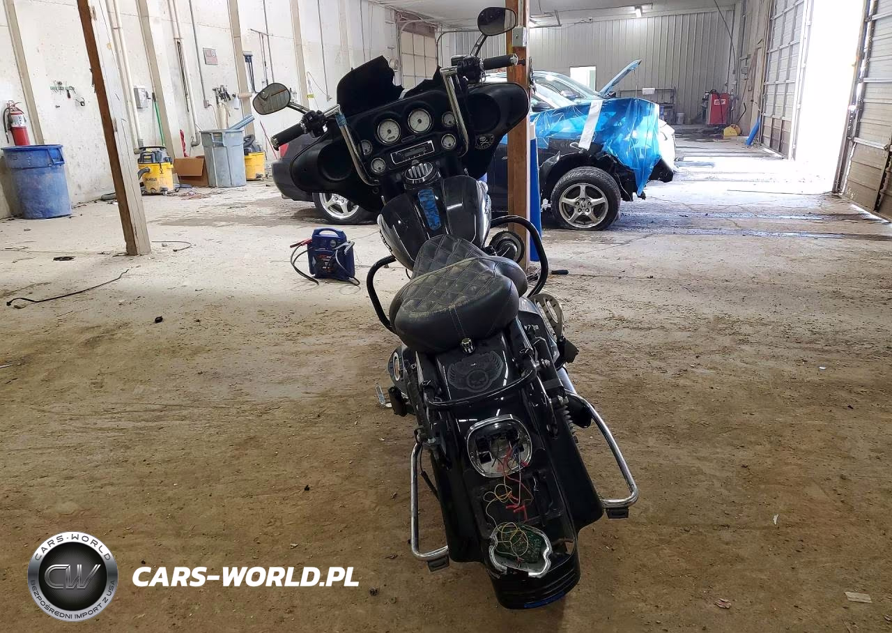 2007 Harley-Davidson Flhx VIN:1HD1KB4107Y709793 - 4