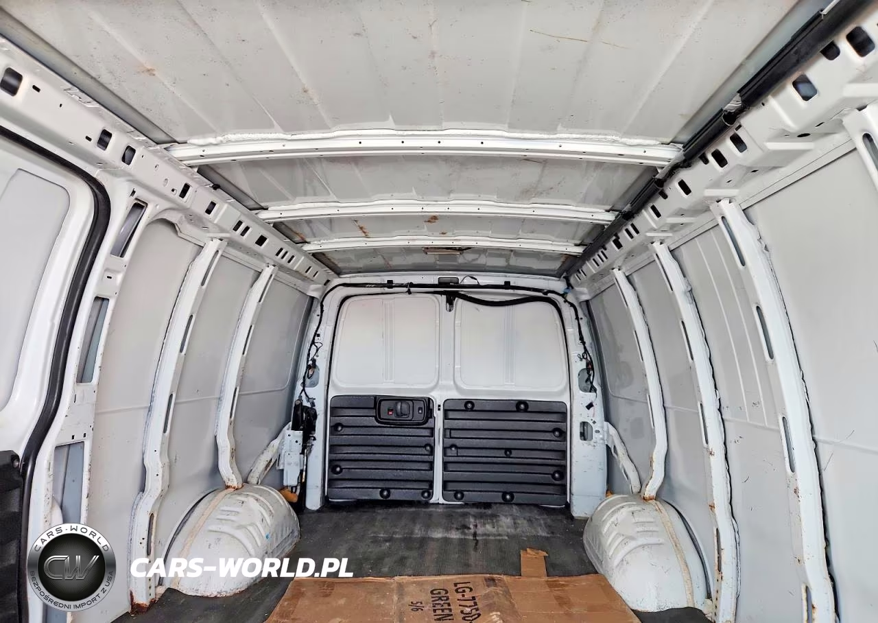 2014 Chevrolet Express G2500 VIN:1GCWGGCA1E1149828 - 11
