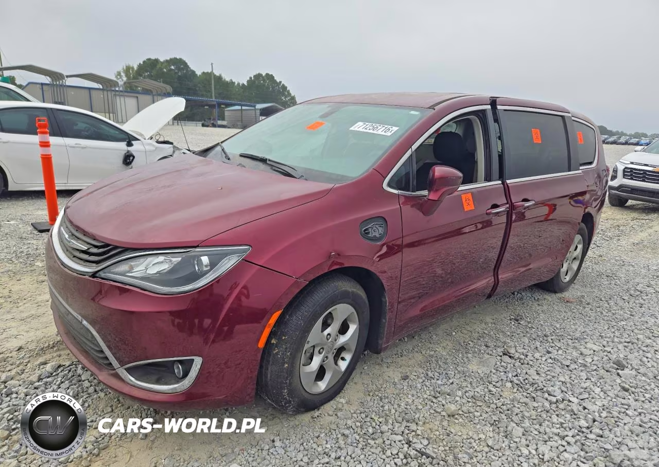 2018 Chrysler Pacifica Hybrid Touring Plus VIN:2C4RC1H71JR236606 - 1