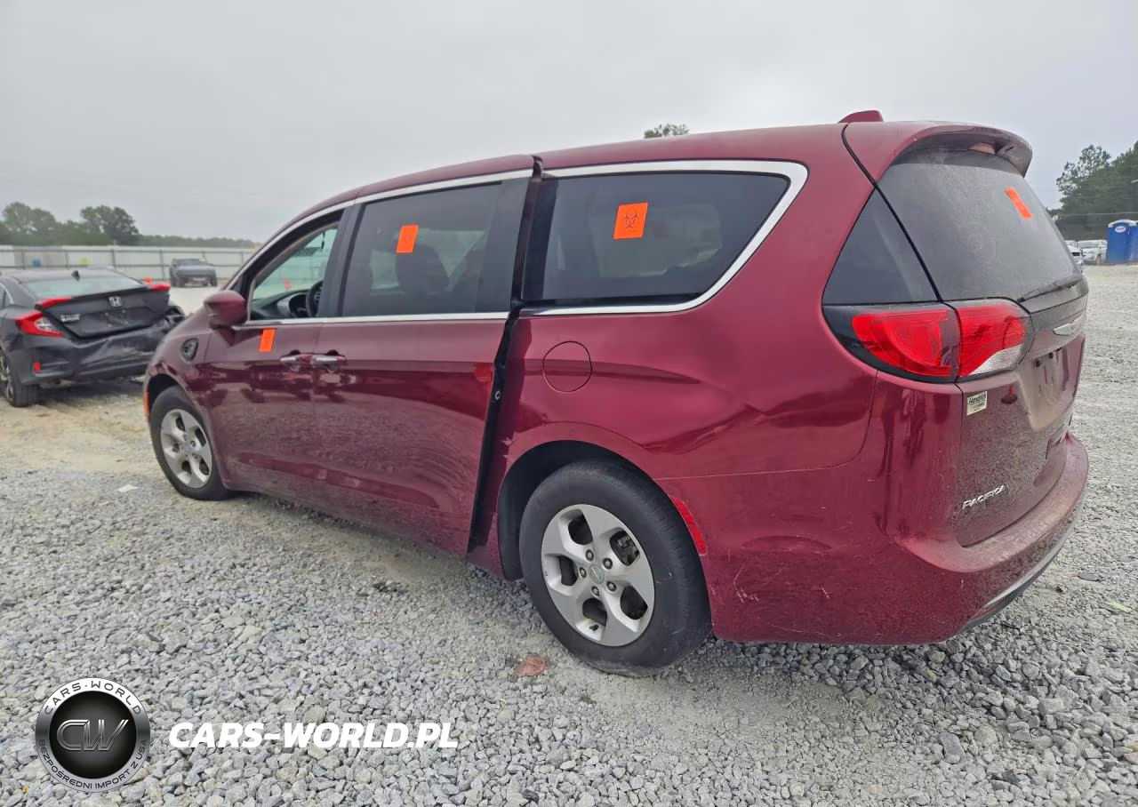 2018 Chrysler Pacifica Hybrid Touring Plus VIN:2C4RC1H71JR236606 - 2