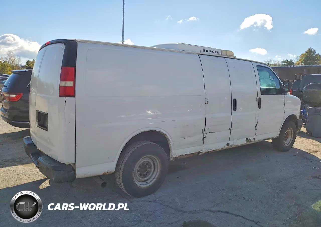 2012 Chevrolet Express G2500 VIN:1GCWGGCA0C1152720 - 3