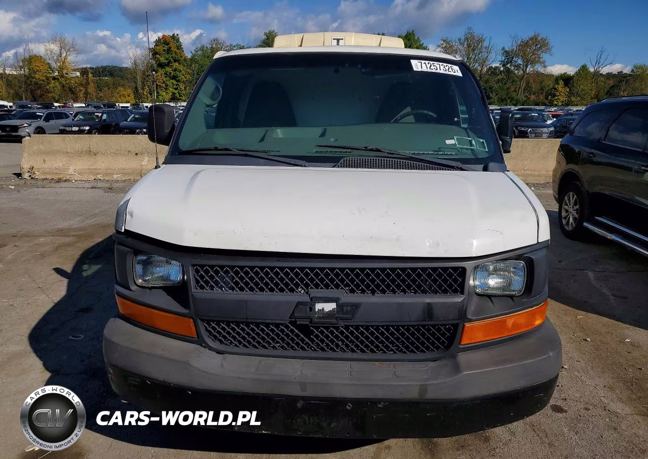 2012 Chevrolet Express G2500 VIN:1GCWGGCA0C1152720 - 5