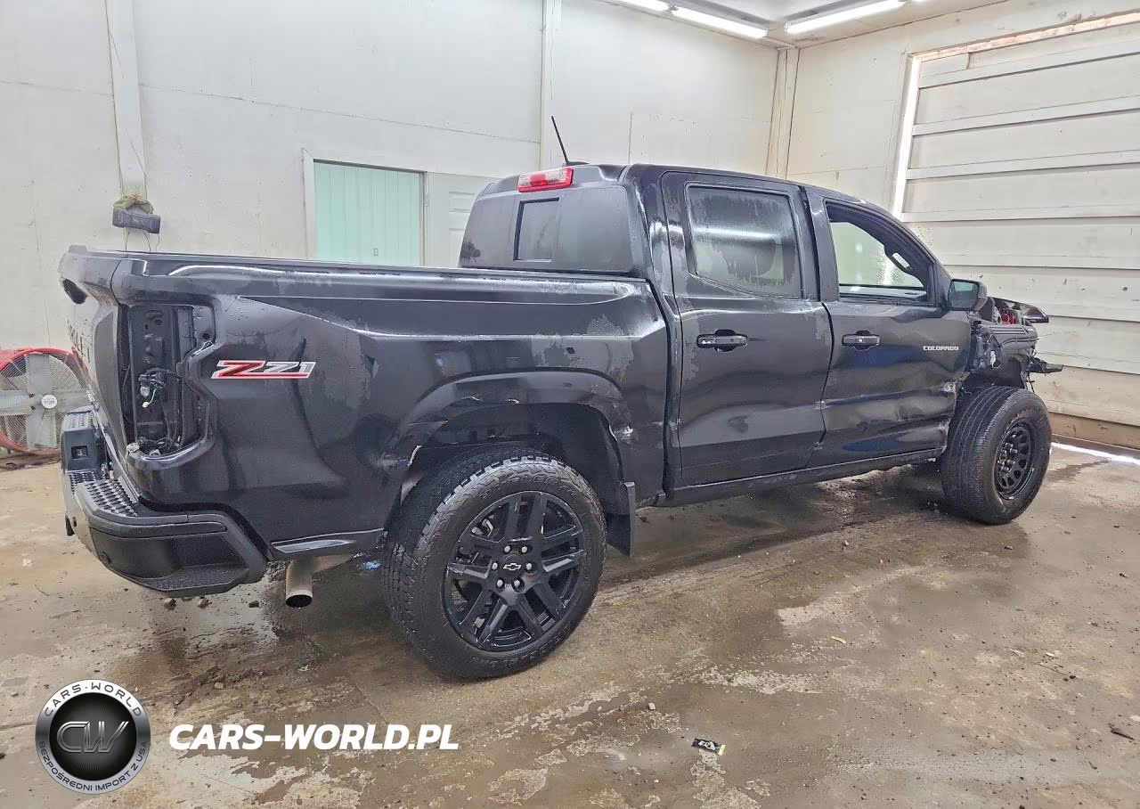 2025 Chevrolet Colorado Z71 VIN:1GCPTDEK1S1181405 - 3