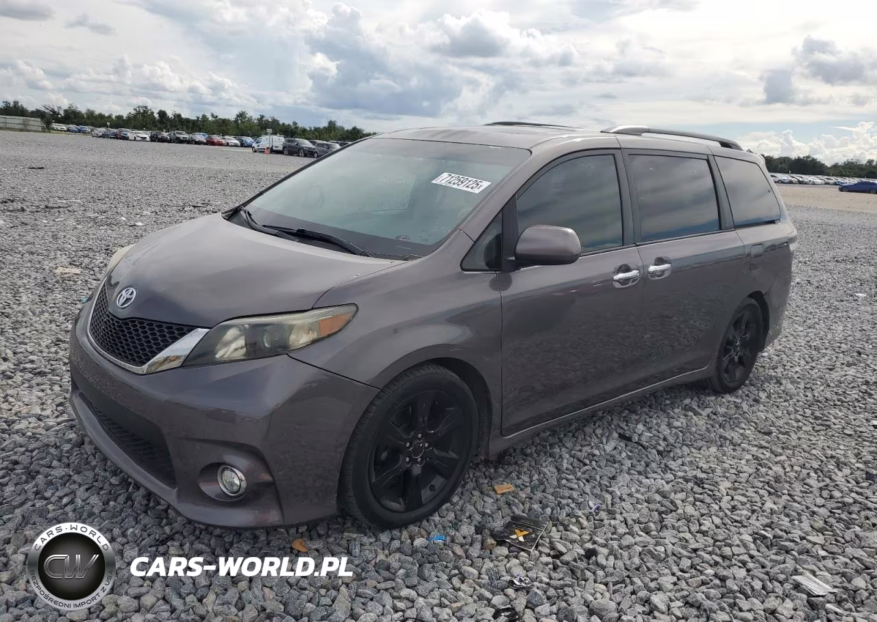 2013 Toyota Sienna Sport