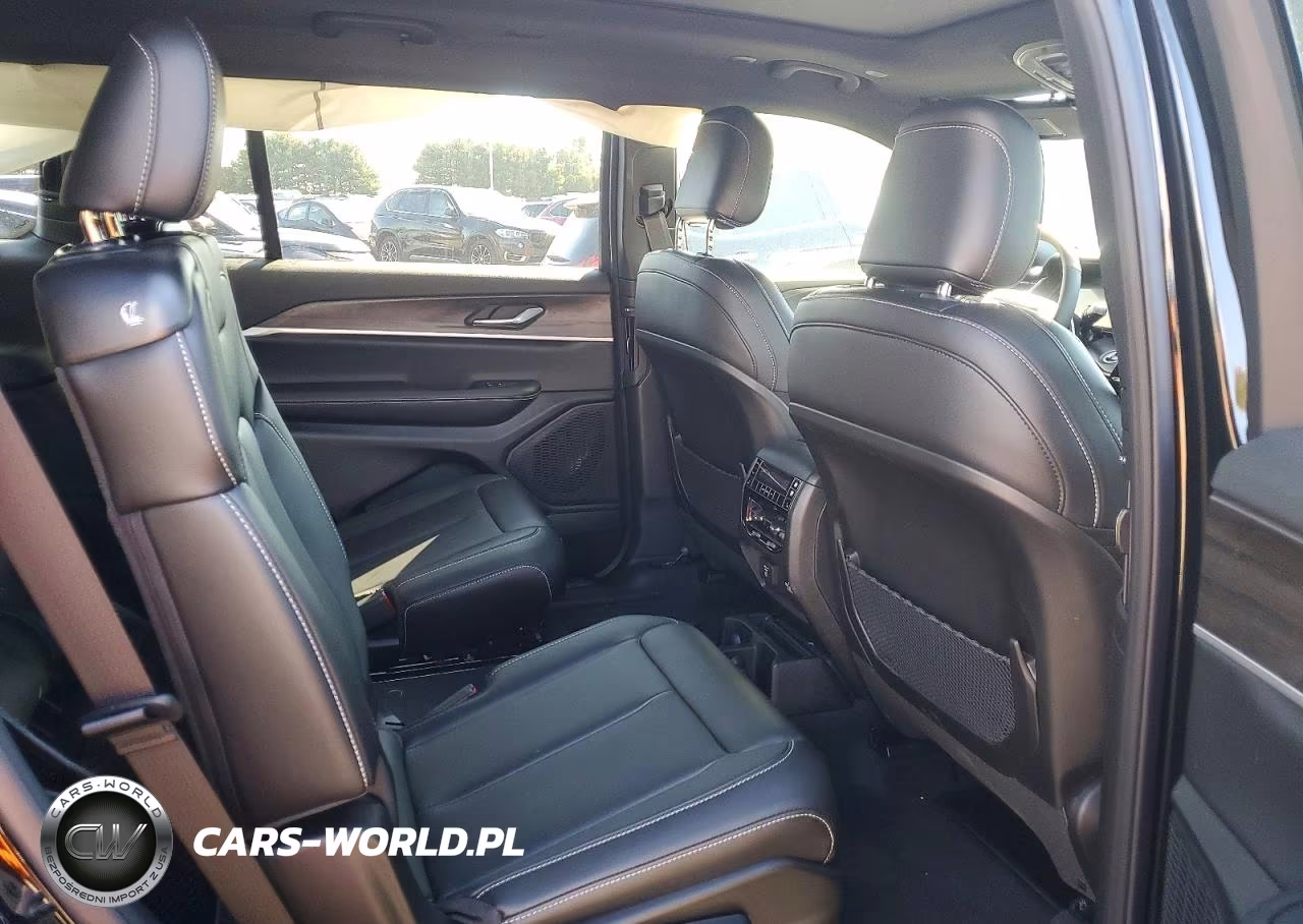 2025 Jeep Grand Cherokee L Limited VIN:1C4RJKBGXS8739603 - 11