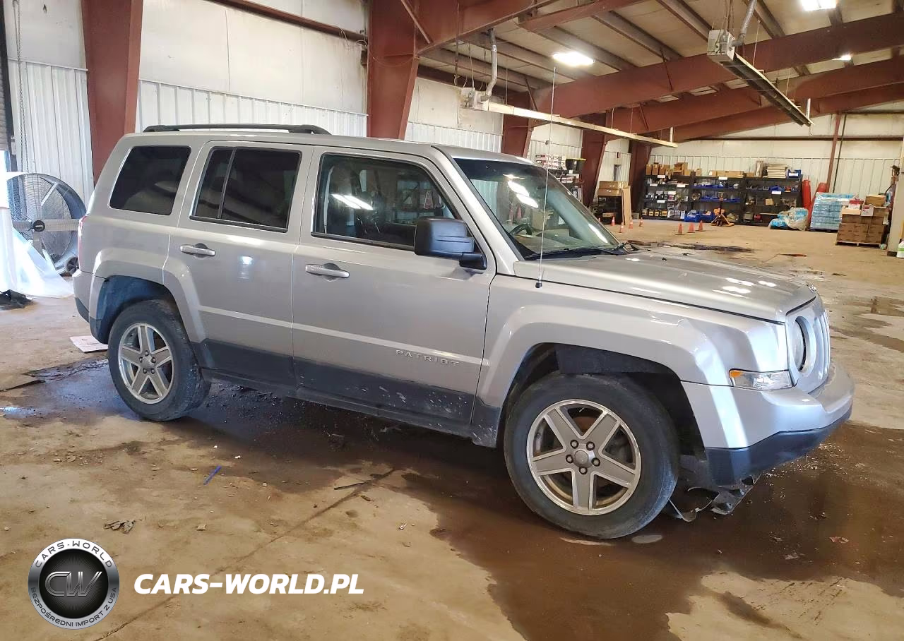 2014 Jeep Patriot Latitude VIN:1C4NJRFB5ED847970 - 4
