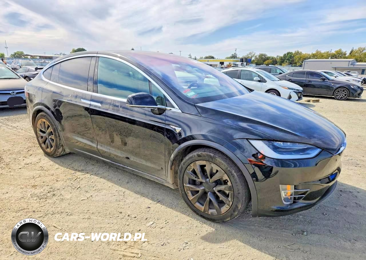 2018 Tesla Model X VIN:5YJXCAE26JF124489 - 4