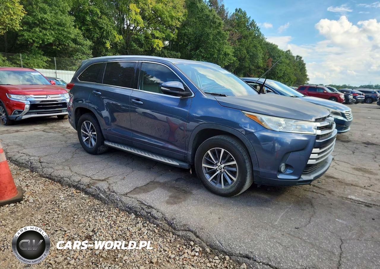 2019 Toyota Highlander Xle VIN:5TDKZRFH9KS333247 - 4